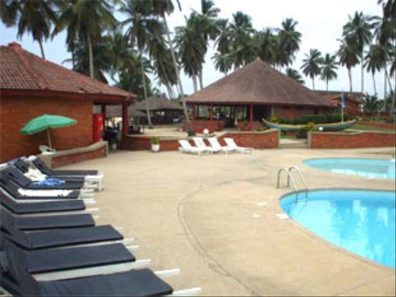 Coconut Grove Beach Resort Elmina Exteriér fotografie